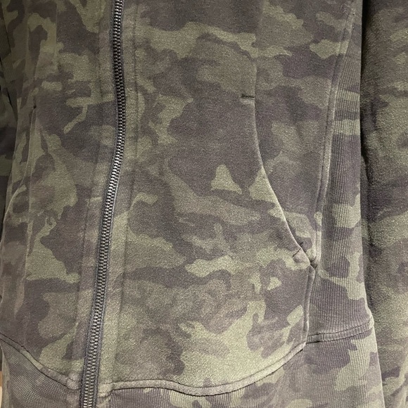 Lululemon Scuba Hoodie *Light Cotton Fleece Incognito Camo Multi Gator Green Sz8 - Picture 4 of 9